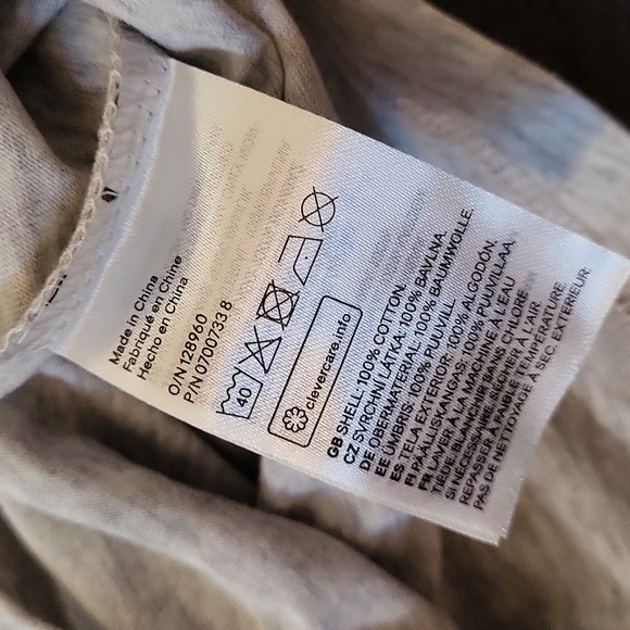 NWT! Mickey Mouse All Over Printed Tshirt! Size Small! - Picture 5 of 6